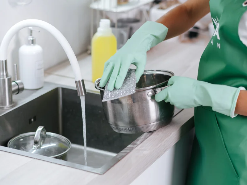 Химчистка мягкой мебели с выездом на дом в Казани